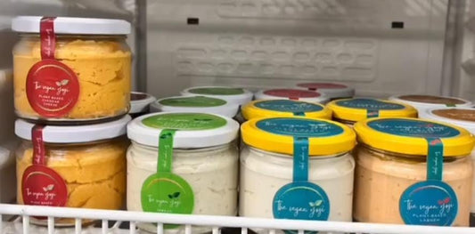The Vegan Yogi Vegan Spread Cheese With Basil & Garlic (Pre-Order)